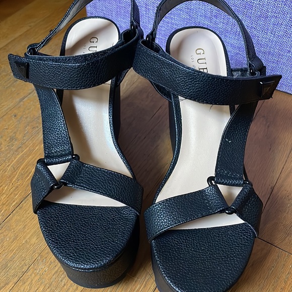 Guess Black Wedges - Picture 10 of 10